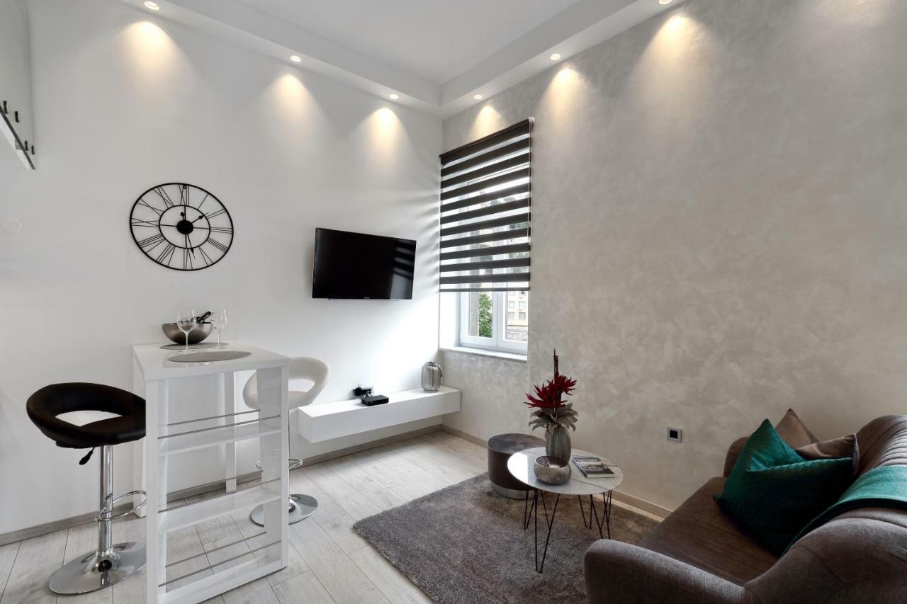 Venari Apartments,