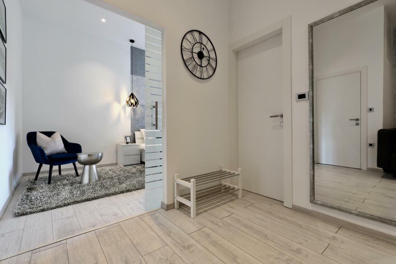 Venari Apartments, *
